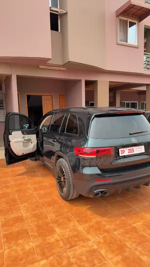 Mercedes-Benz GLB-Class GLB 250 4MATIC 2021