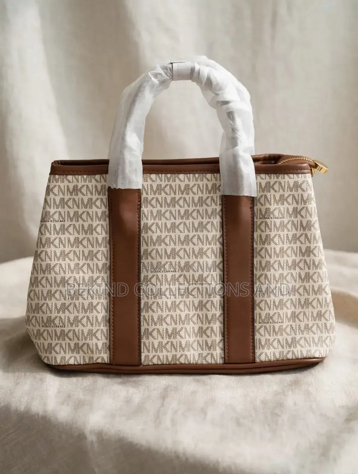 Women Beautiful Hand Bag