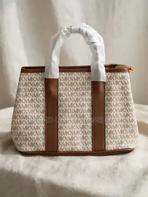 Women Beautiful Hand Bag