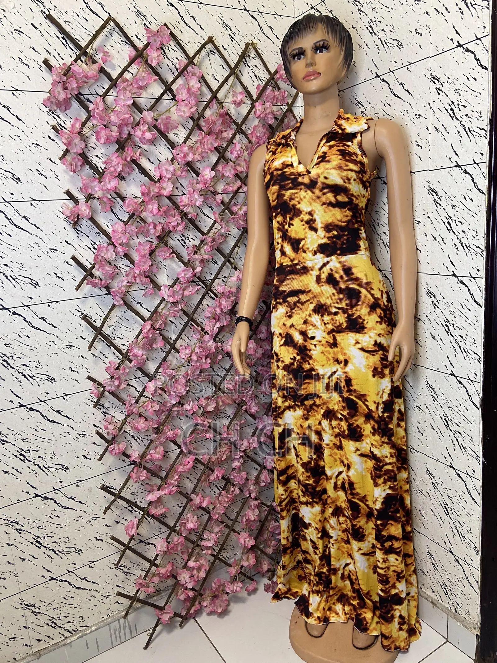 Gorgeous Printed v-Neckline Sleeveless Long Decent Dress