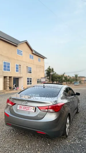 Hyundai Elantra Limited 4dr Sedan (1.8L 4cyl 6A) 2014 Silver