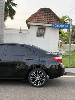Toyota Corolla 2015 Black