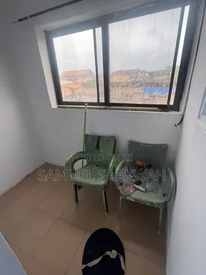 1bdrm Apartment in South Lar, Apapa for rent