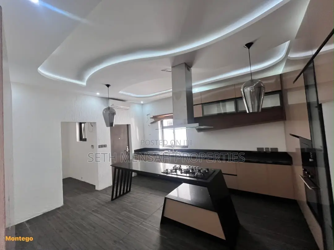 4bdrm House in 4 Bedroom House For, School Junction for rent