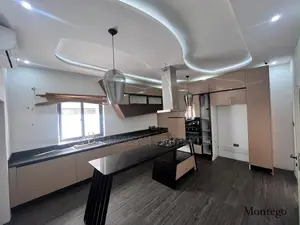 4bdrm House in 4 Bedroom House For, School Junction for rent