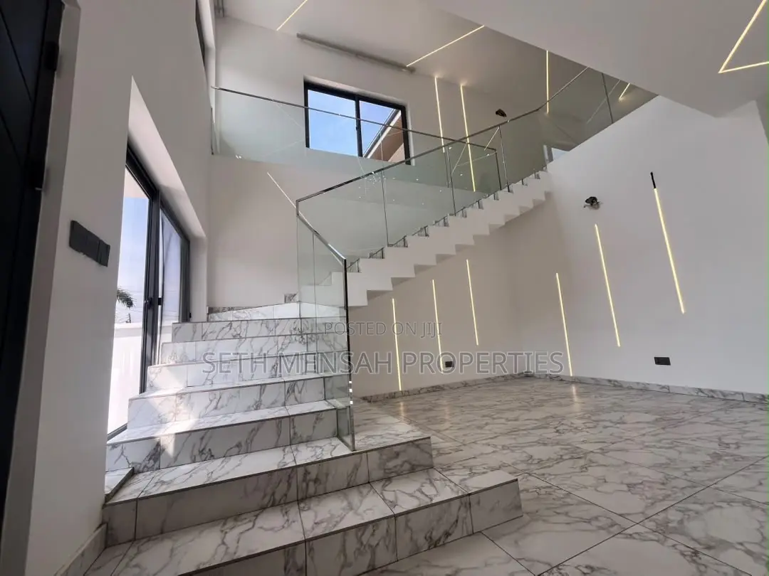 4bdrm House in 4 Bedroom House For, School Junction for rent