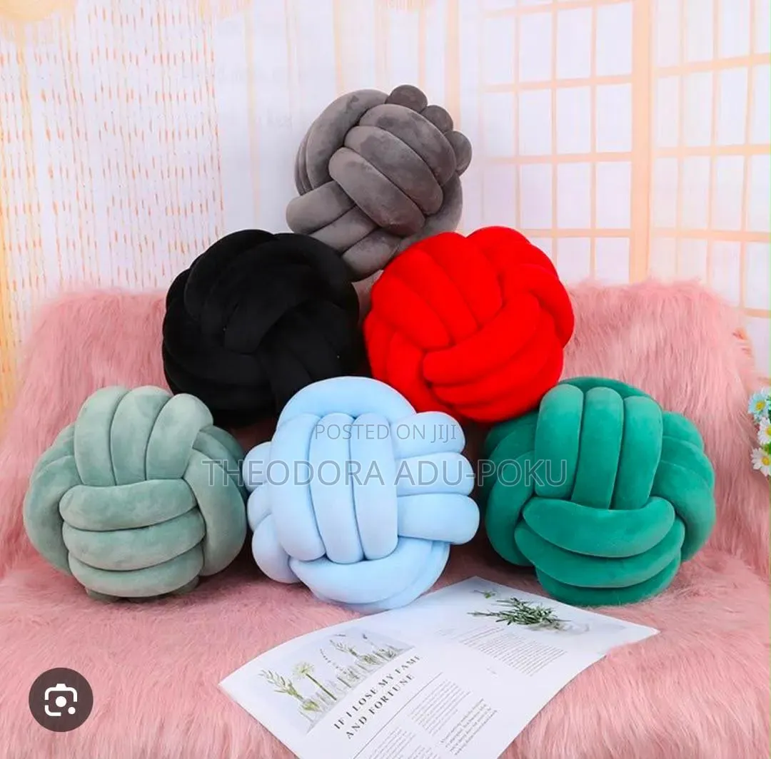 QUALITY Throw Pillows