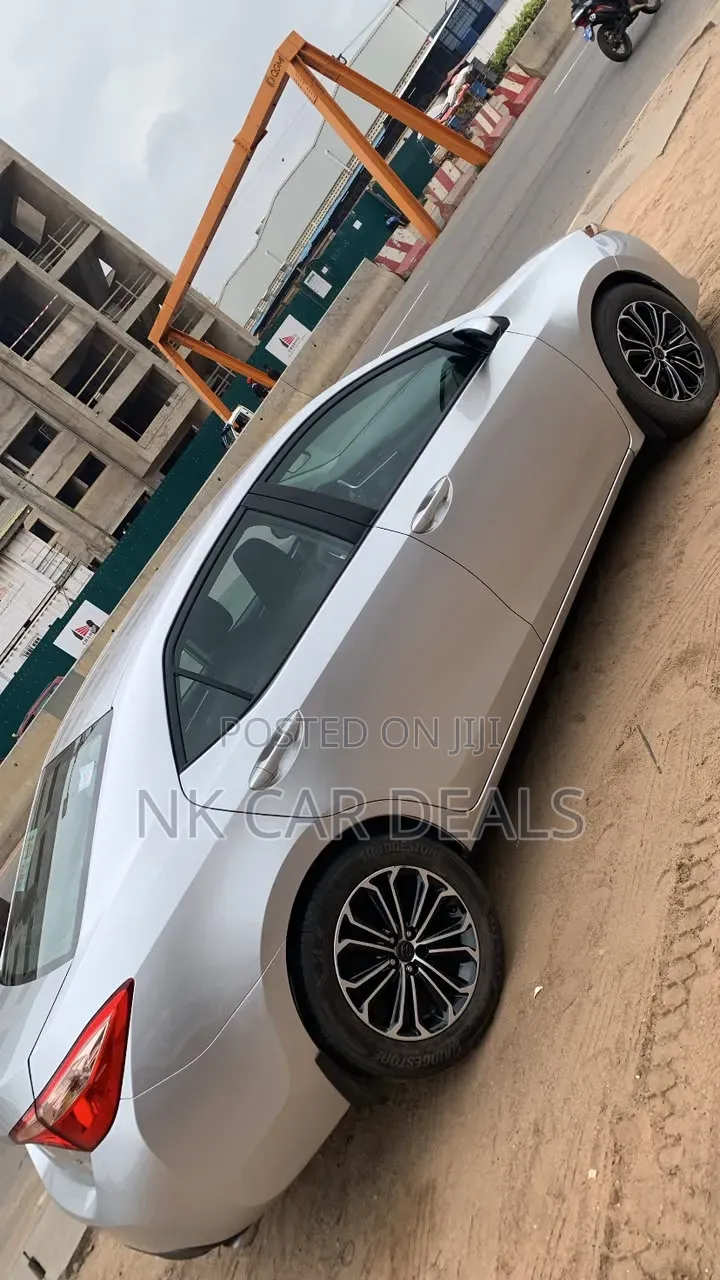 Toyota Corolla 2017 Gray