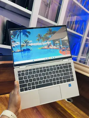 Laptop HP EliteBook 1040 G8 16GB Intel Core i7 SSD 512GB