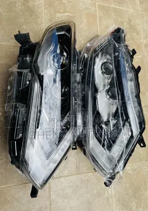 Nissan Rogue 2017-2018 Headlights Full LED Available