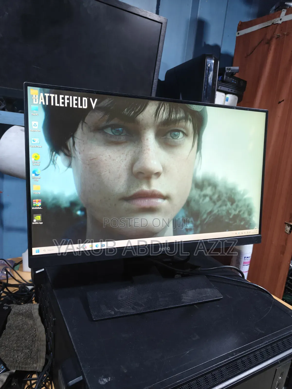 22 Inches Frameless Monitor