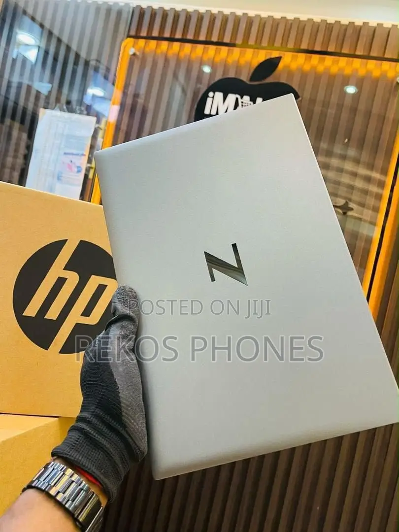 New Laptop HP ZBook Firefly 14 G7 32GB Intel Core i7 SSD 256GB