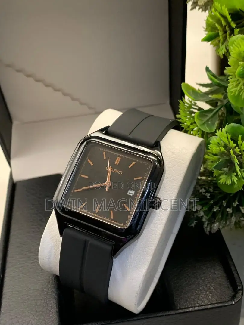 Casio Unisex Watch a Rectangular Case