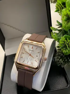 Casio Unisex Watch a Rectangular Case