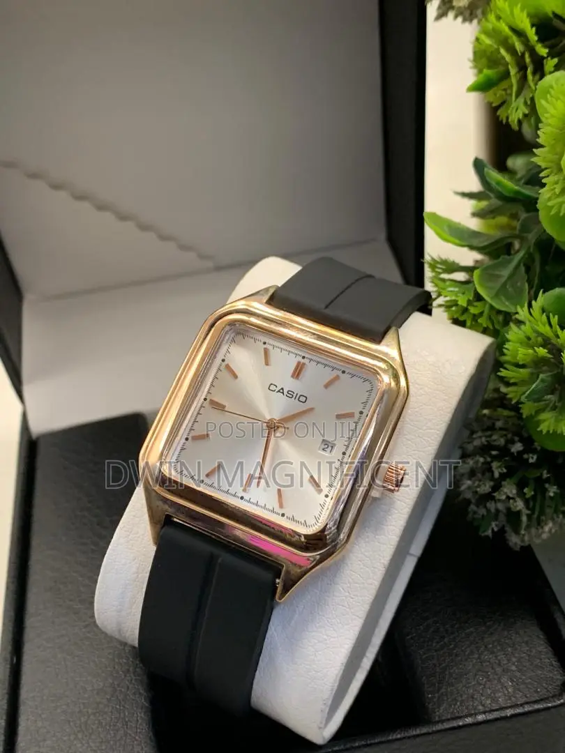 Casio Unisex Watch a Rectangular Case