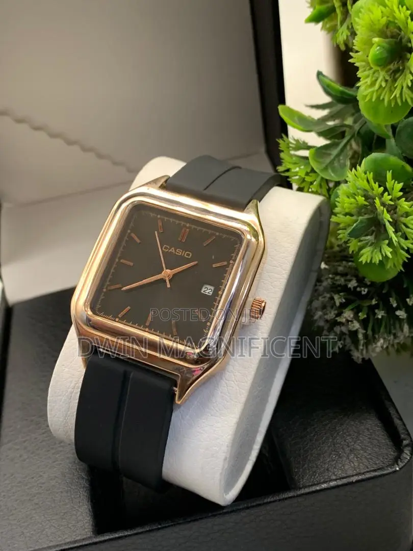 Casio Unisex Watch a Rectangular Case