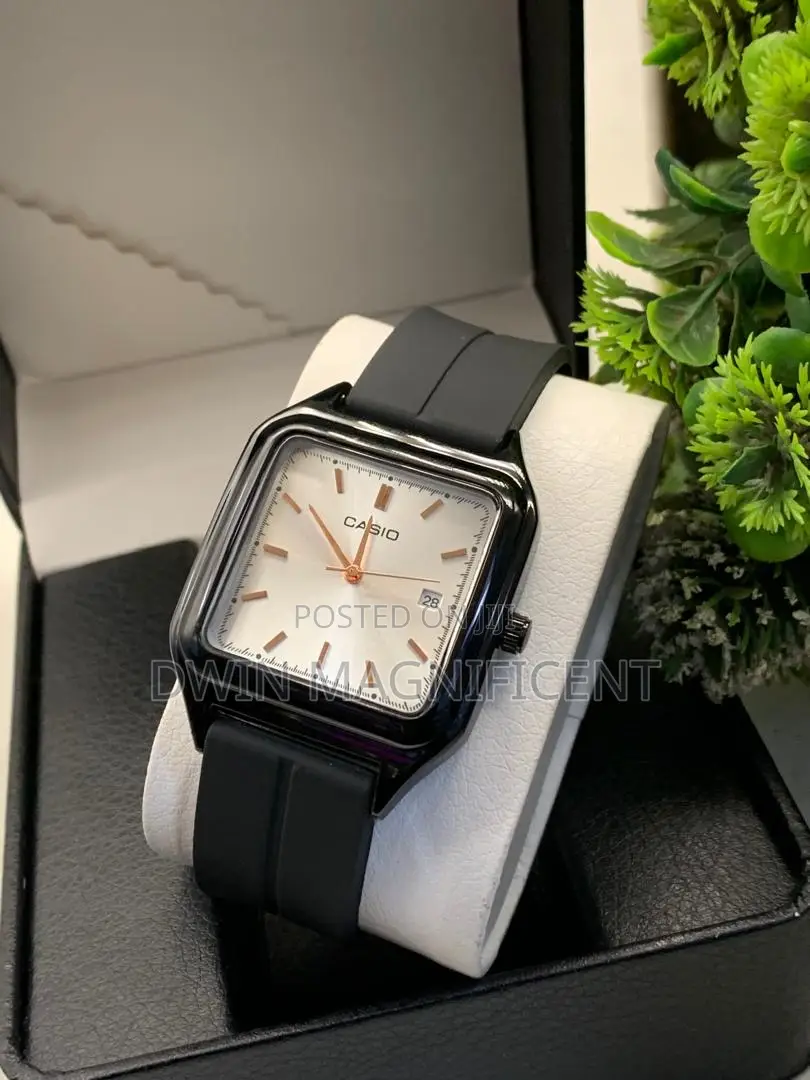 Casio Unisex Watch a Rectangular Case