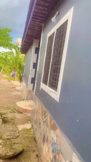 4bdrm House in Atwima Kwanwoma for sale