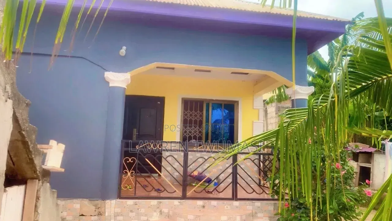 4bdrm House in Atwima Kwanwoma for sale