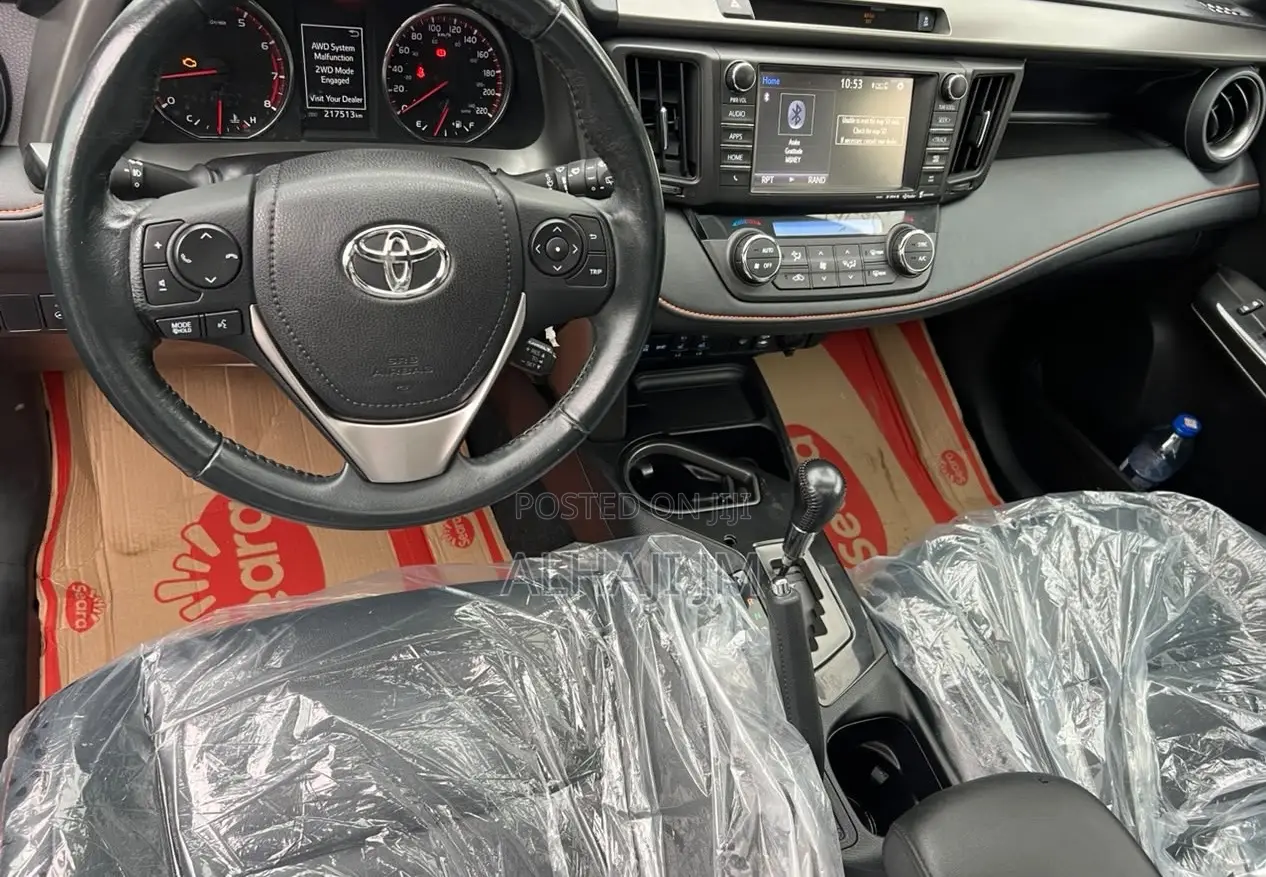 Toyota RAV4 SE AWD (2.5L 4cyl 6A) 2017 Red