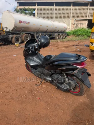 Honda 2022 Black