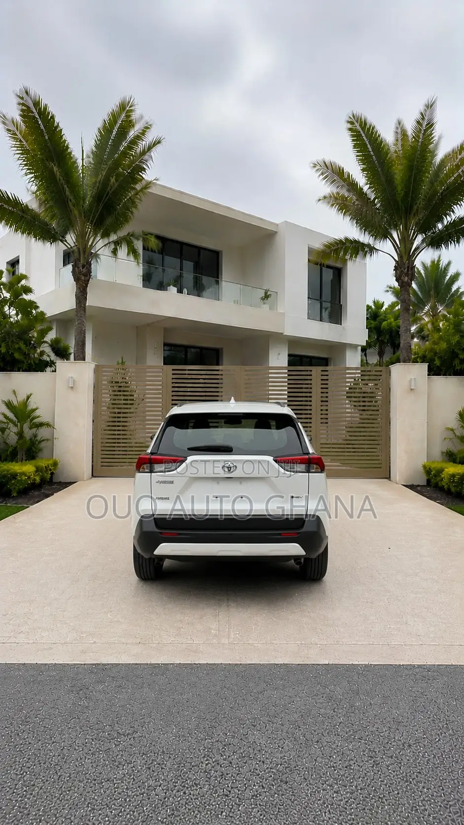 Toyota Corolla Cross Hybrid 2024 White