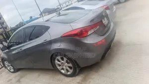 Hyundai Elantra Limited Sedan FWD (1.8L 4cyl 6A) 2013 Gray