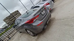 Hyundai Elantra Limited Sedan FWD (1.8L 4cyl 6A) 2013 Gray