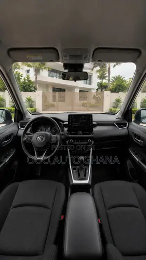 Toyota Corolla Cross Hybrid 2024 White