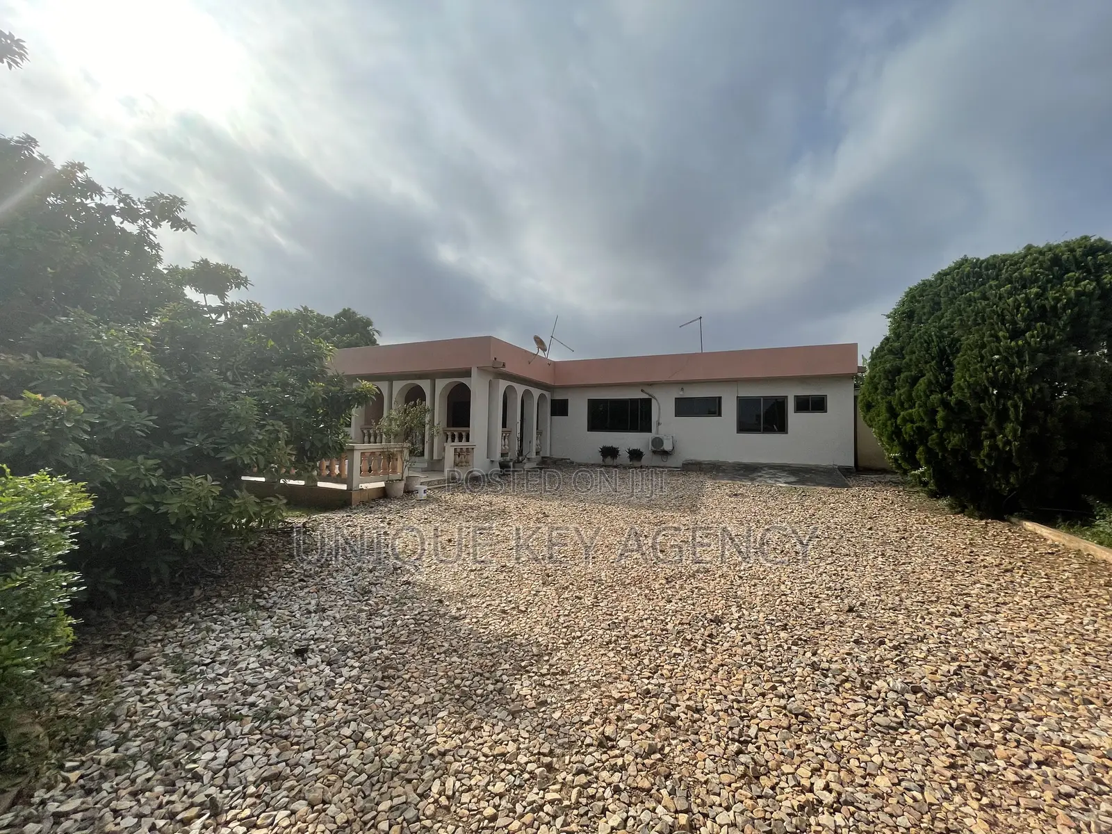8bdrm House in Unique Key Agency, Achimota for rent