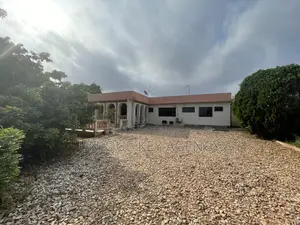8bdrm House in Unique Key Agency, Achimota for rent