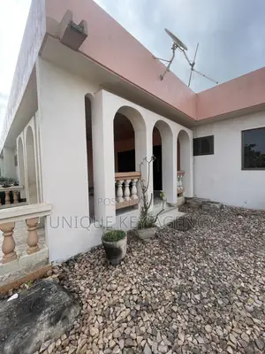 8bdrm House in Unique Key Agency, Achimota for rent
