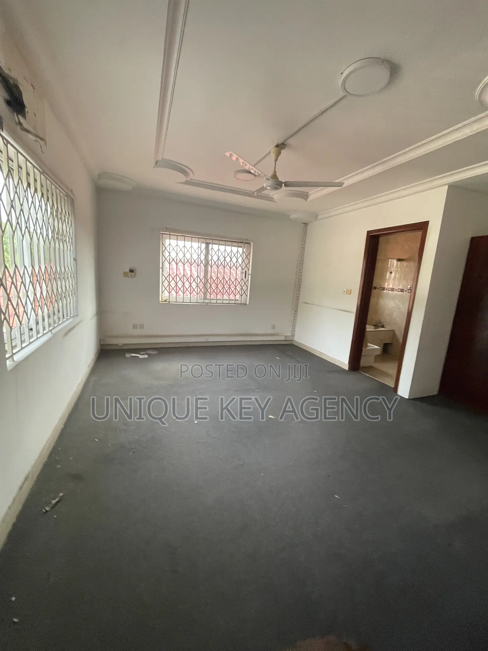 8 Bedroom Office Complex in North Ridge
