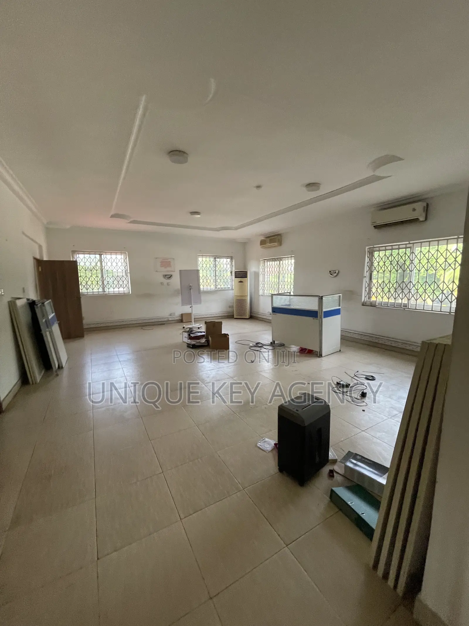 8 Bedroom Office Complex in North Ridge