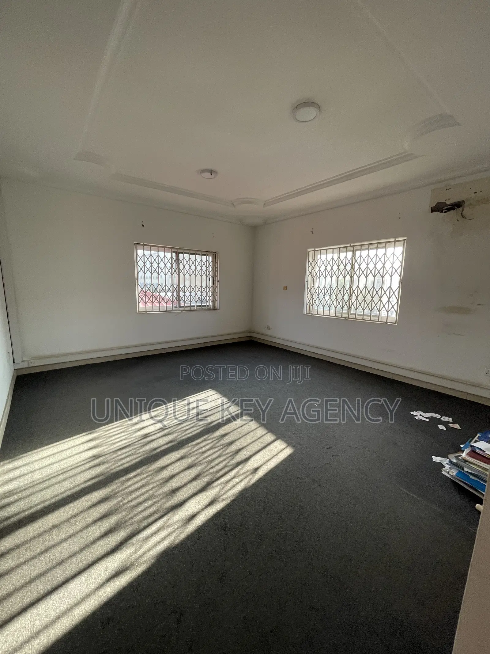 8 Bedroom Office Complex in North Ridge