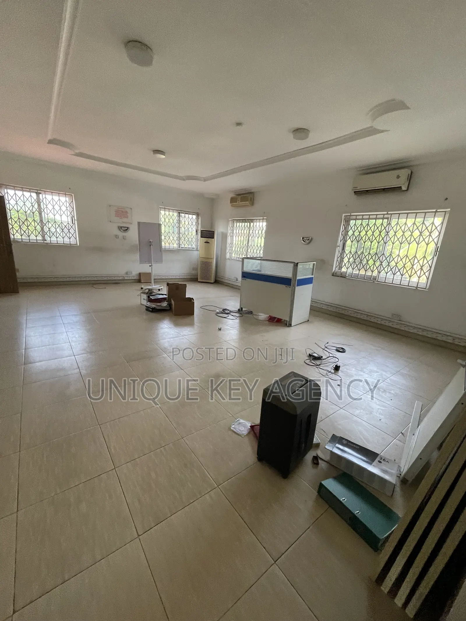 8 Bedroom Office Complex in North Ridge