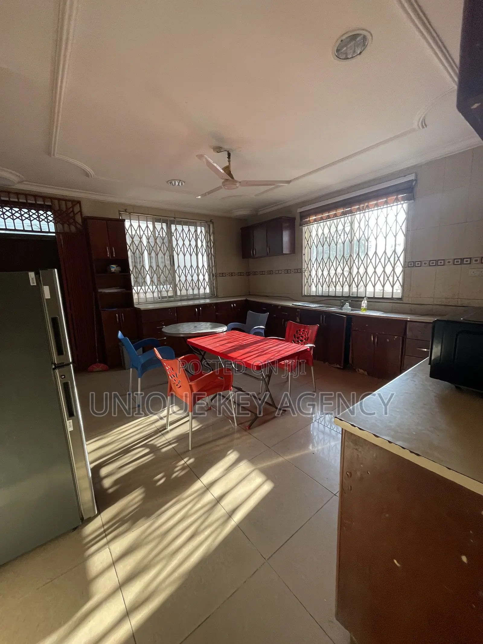 8 Bedroom Office Complex in North Ridge