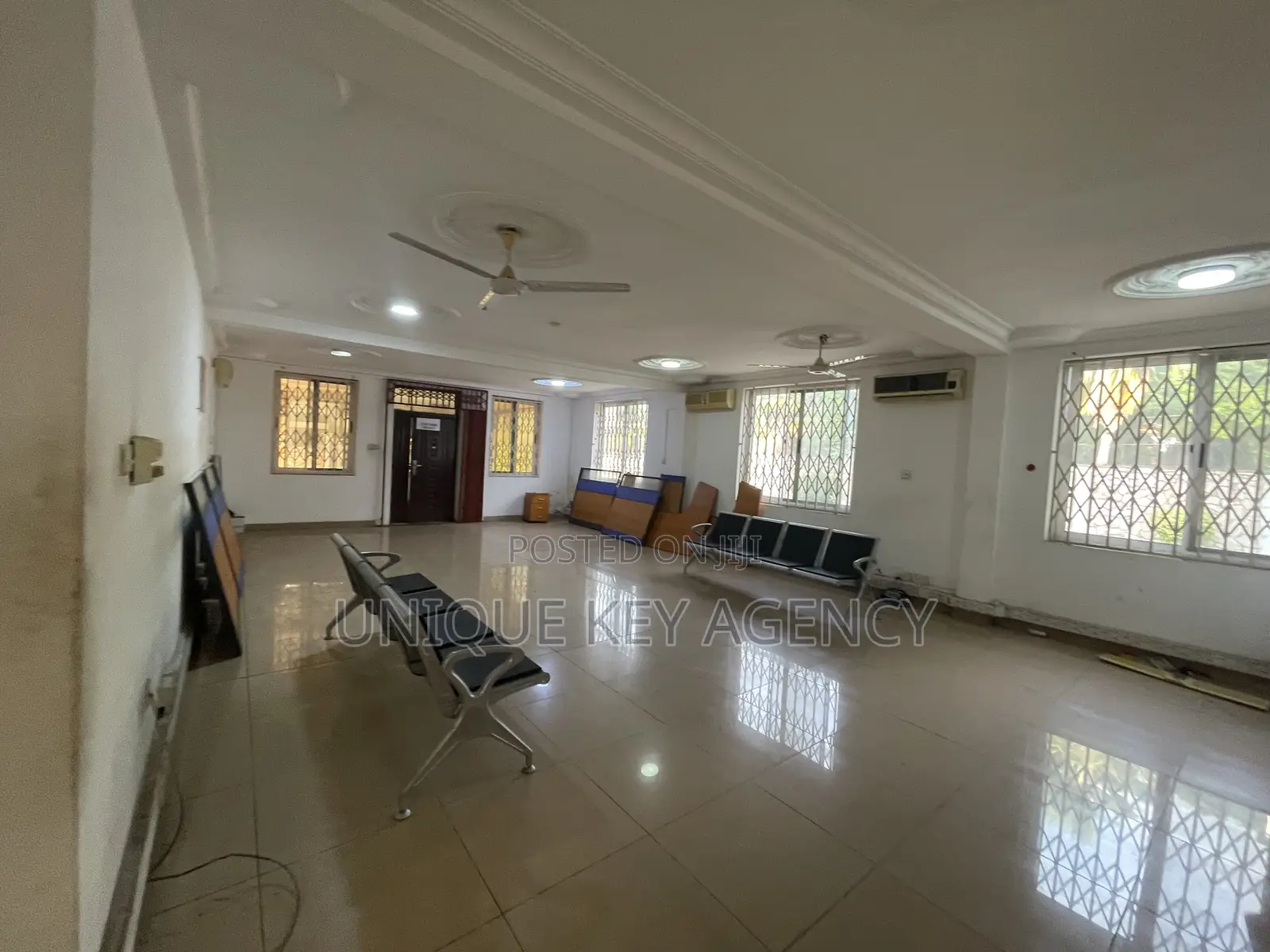 8 Bedroom Office Complex in North Ridge