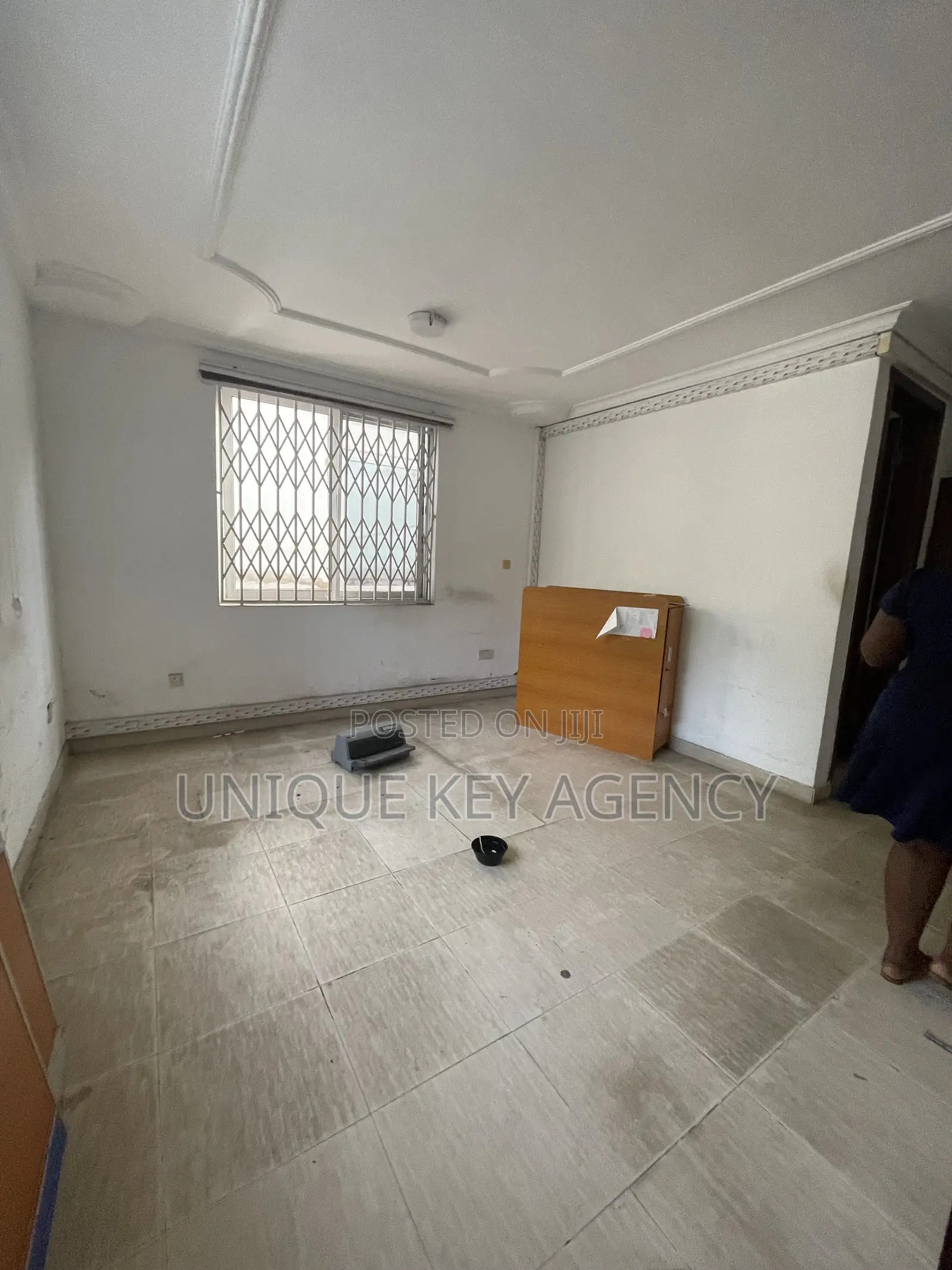 8 Bedroom Office Complex in North Ridge