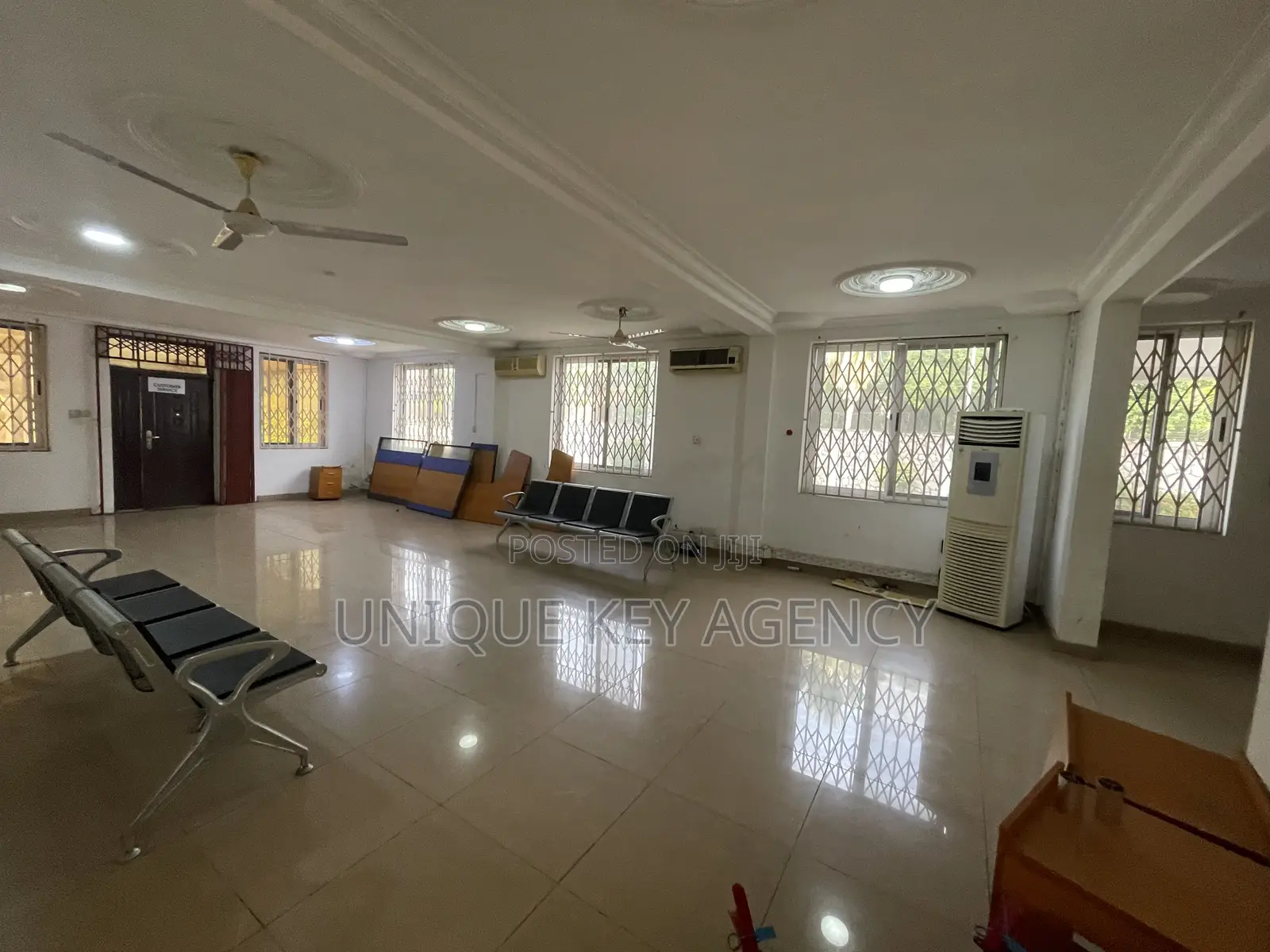 8 Bedroom Office Complex in North Ridge