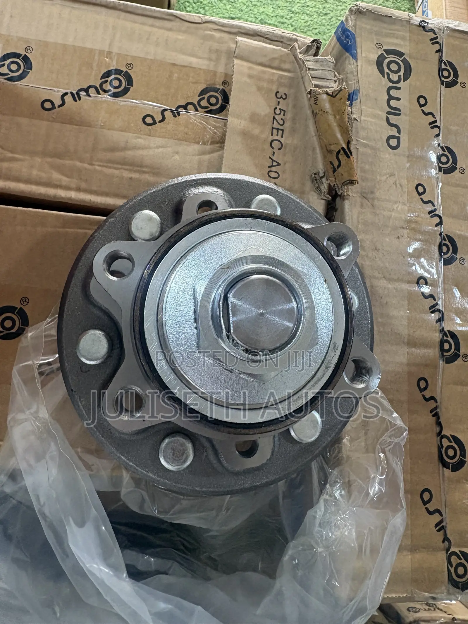 Nissan NV350/Urvan/ Caravan Front Wheel Hub