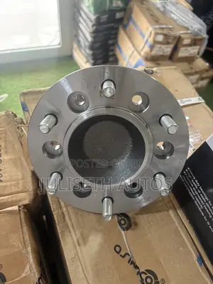 Nissan NV350/Urvan/ Caravan Front Wheel Hub