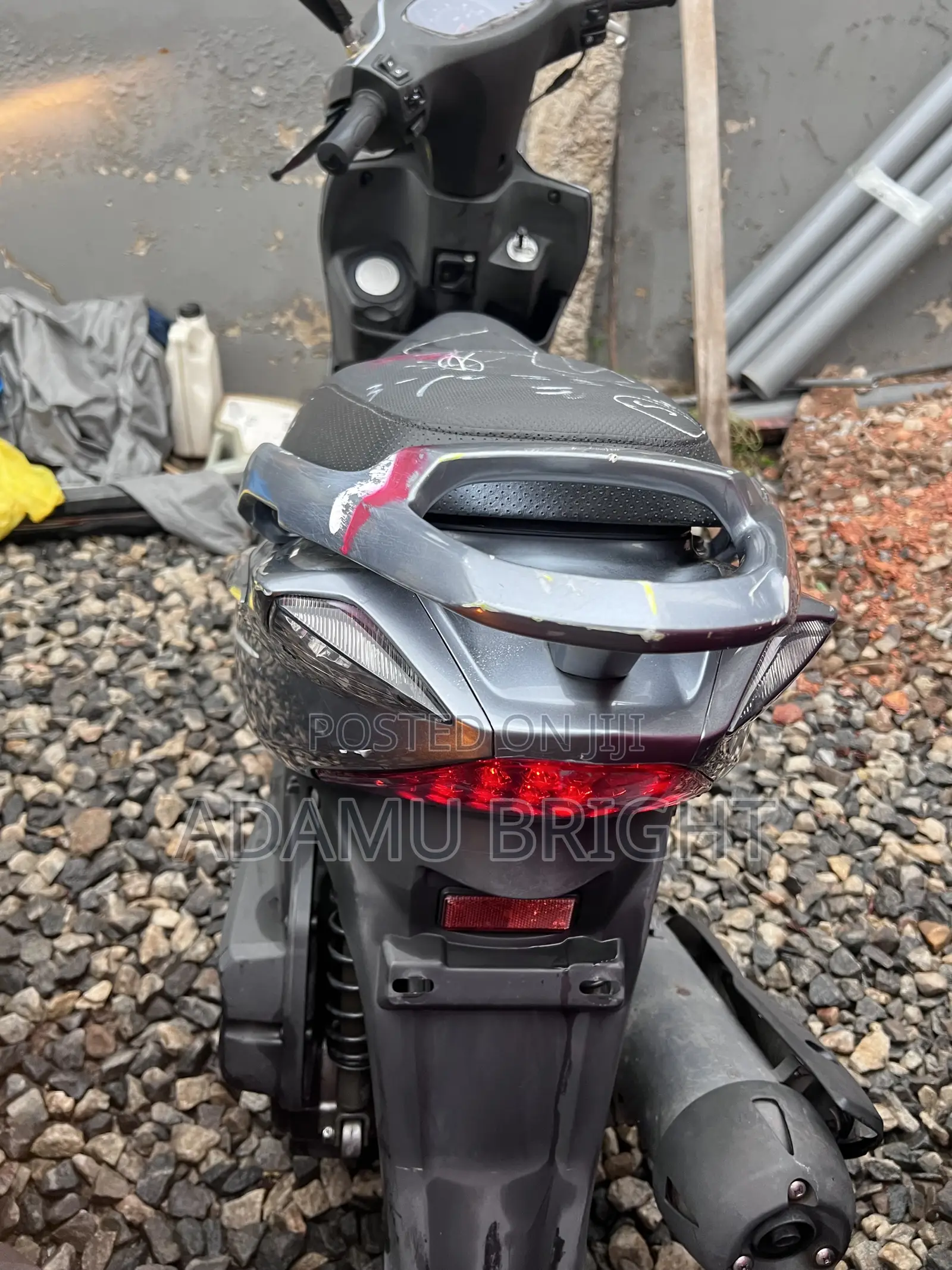 Suzuki Burgman 2016 Gray