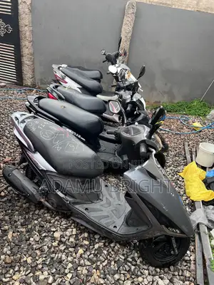 Suzuki Burgman 2016 Gray