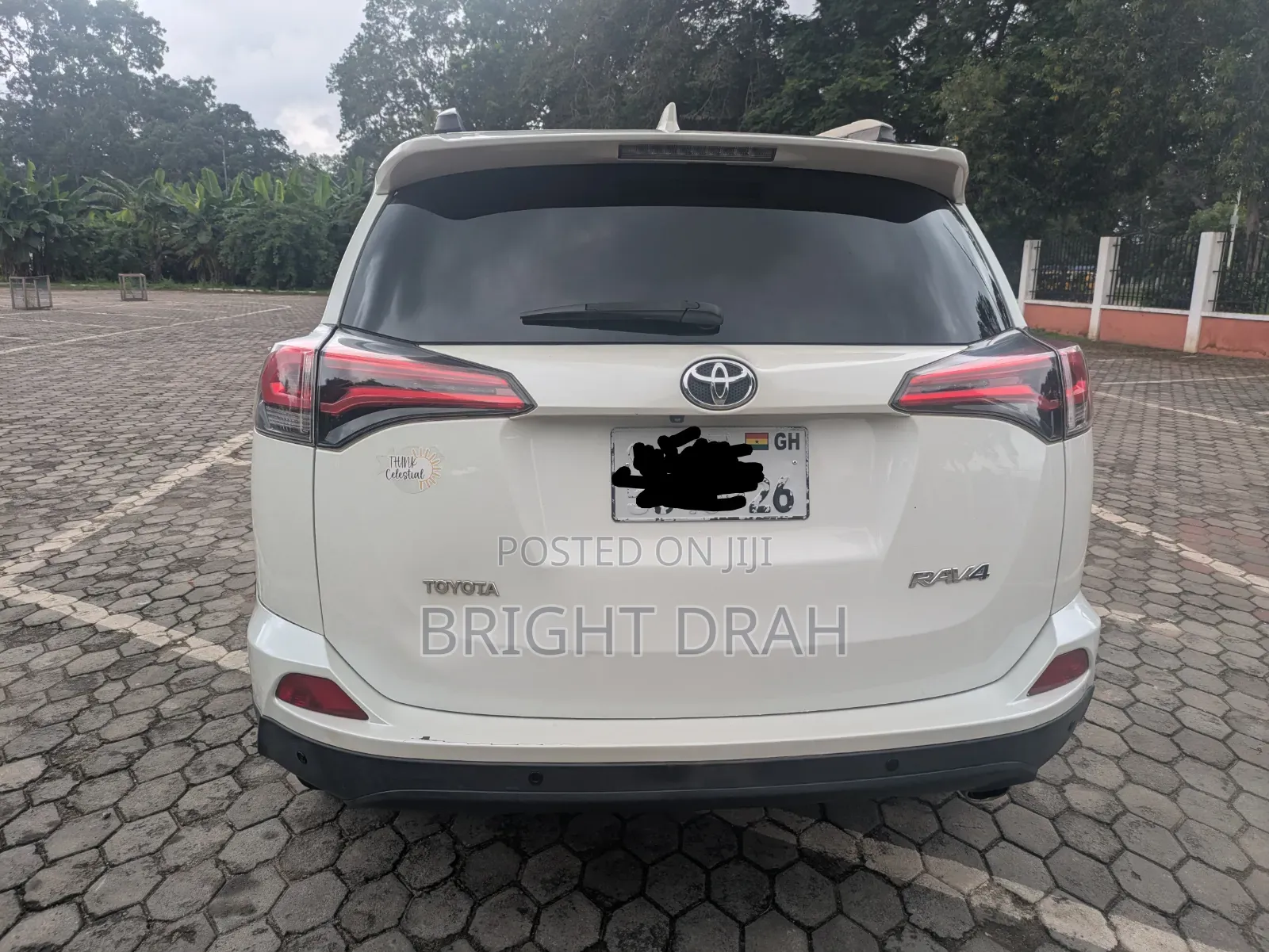 Toyota RAV4 LE AWD 2019 White