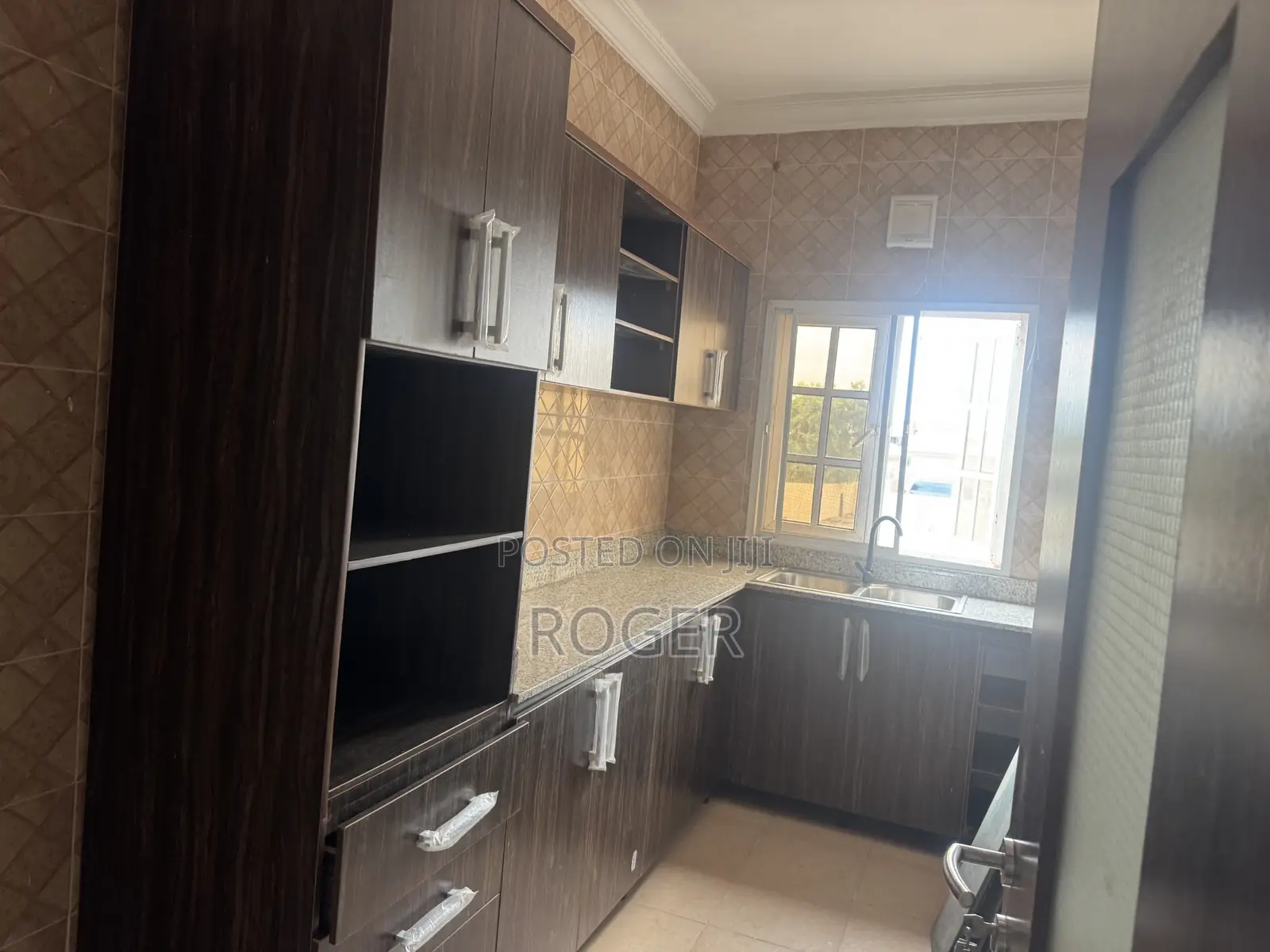 1bdrm House in Kboat Junction, Dome for sale