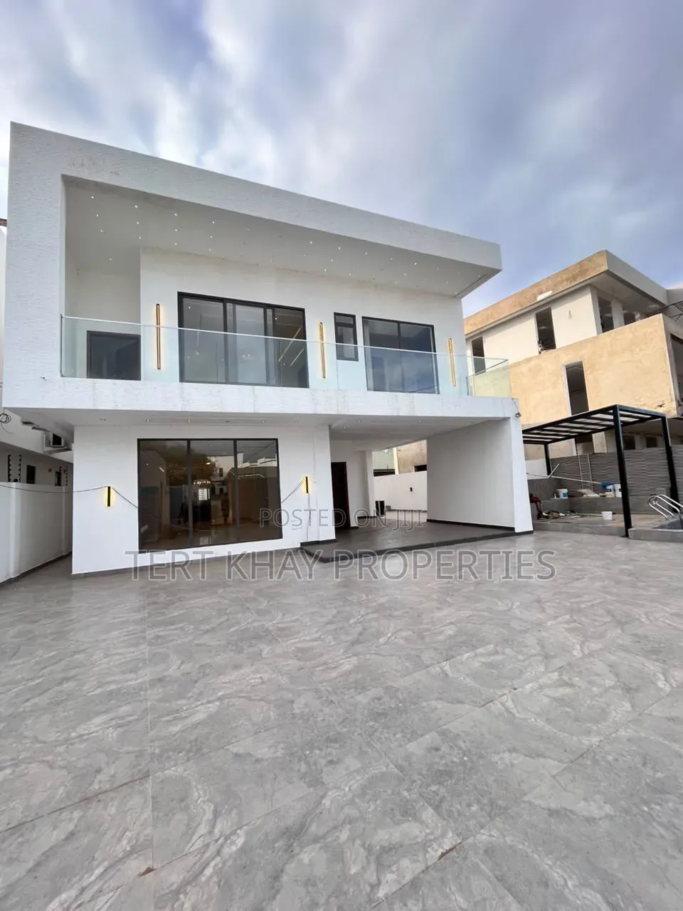 4bdrm House in Adjiringanor, Ability for sale