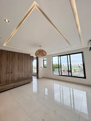 4bdrm House in Adjiringanor, Ability for sale