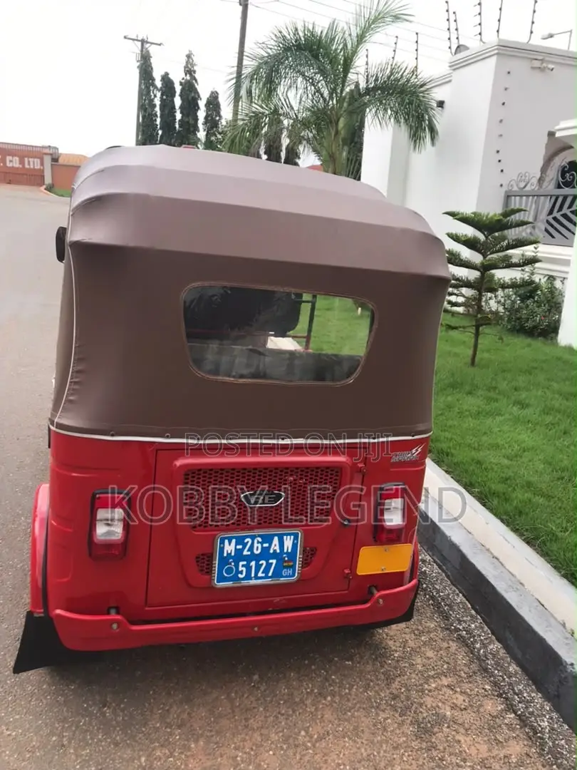 Bajaj RE 2026 Red