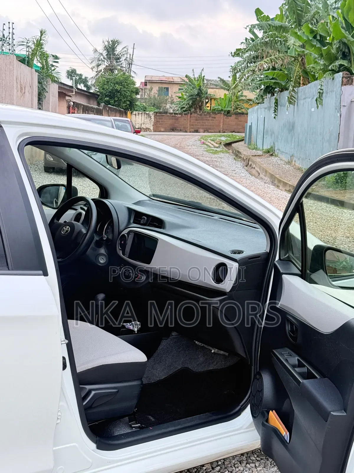 Toyota Vitz 2012 White